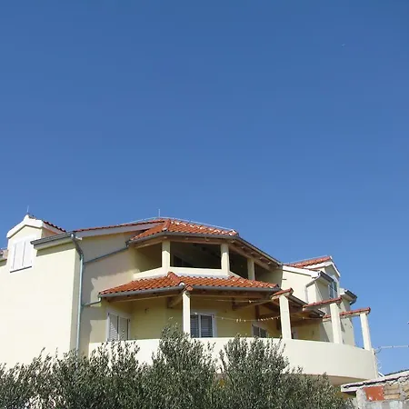 Megi דירה Tribalj