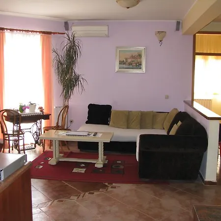 Apartment Megi *