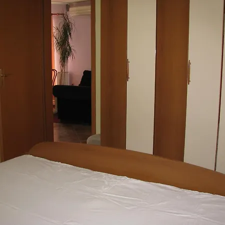 Megi Apartment *