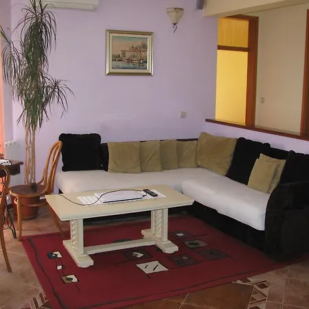 Megi Apartment *