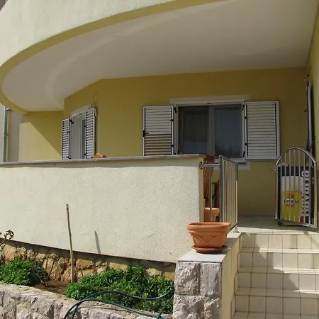 Megi Apartment *